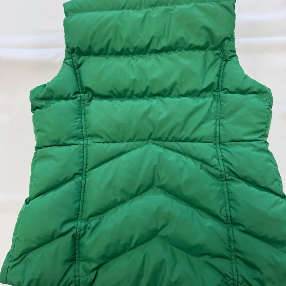 J. Crew Green Puffer Vest Medium - Picture 5 of 8